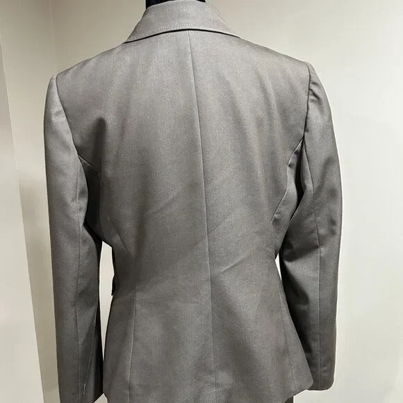 Tahari Arther S. Levine Petite Two Piece Suit - Picture 2 of 7